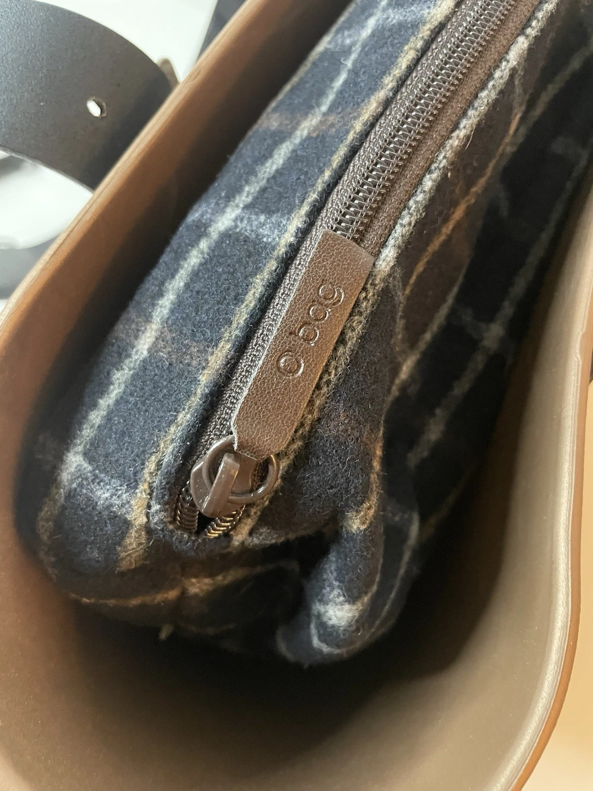 O Bag Italy Tan With Black Leather Straps Plaid Felt Liner Large Tote Bag - O Bag