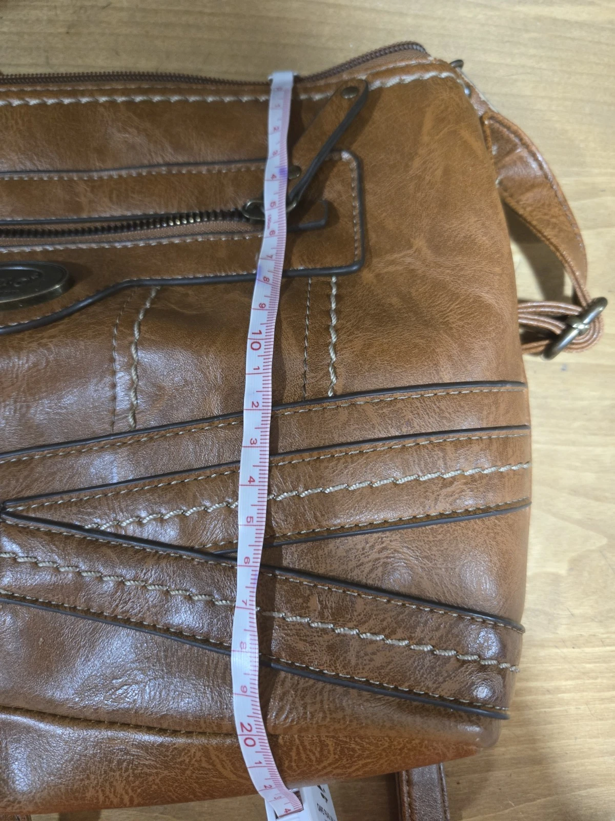 B.O.C Brown Leather Crossbody Bag – Front Zip Pocket – Adjustable Strap – Used - O Bag