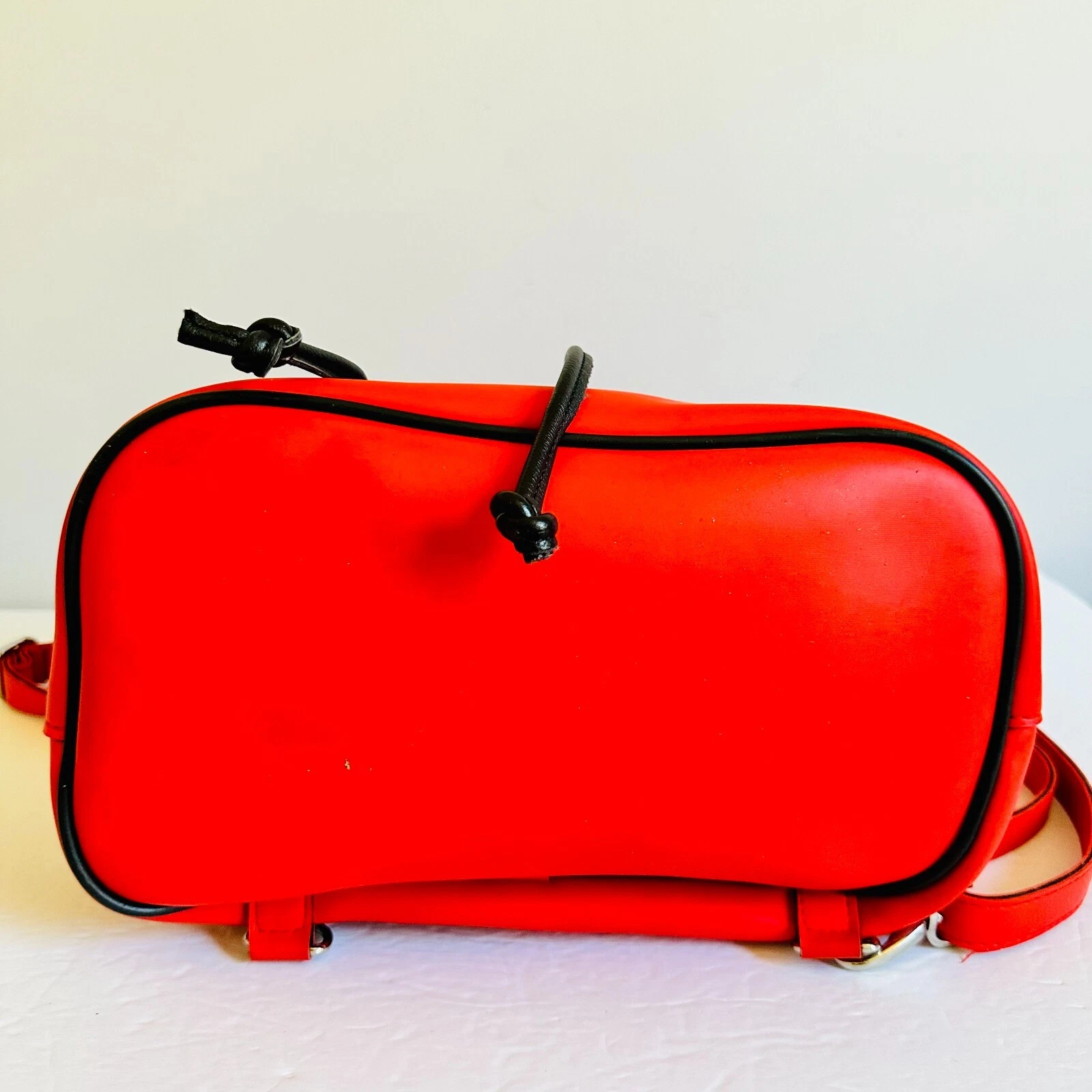 EUC O BAG RED BACKPACK WITH REMOVABLE TOP FLAP COVER - O Bag