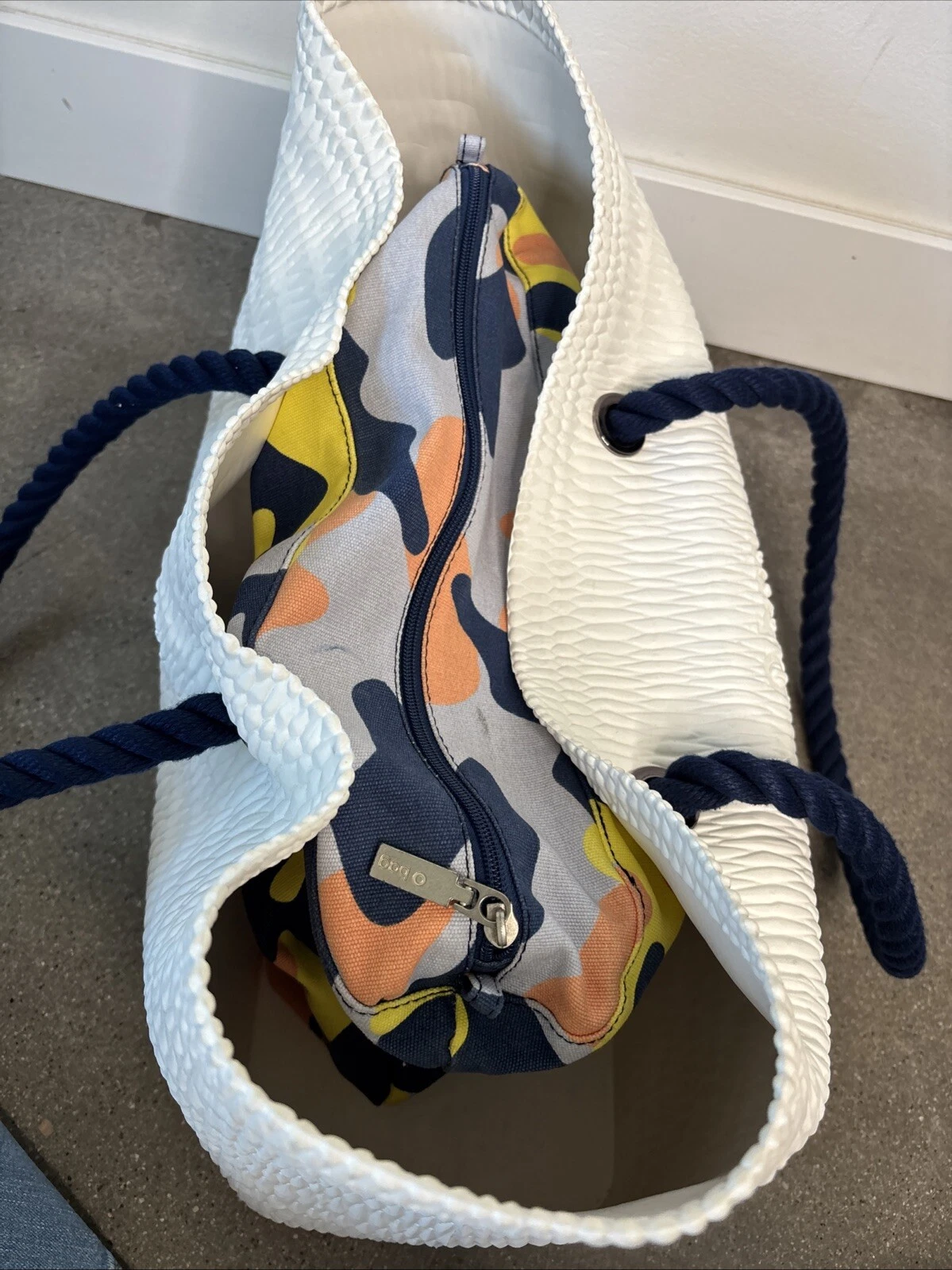 O Bag Beach Bag white w/ blue canvas handles + canvas beach bag insert - O Bag