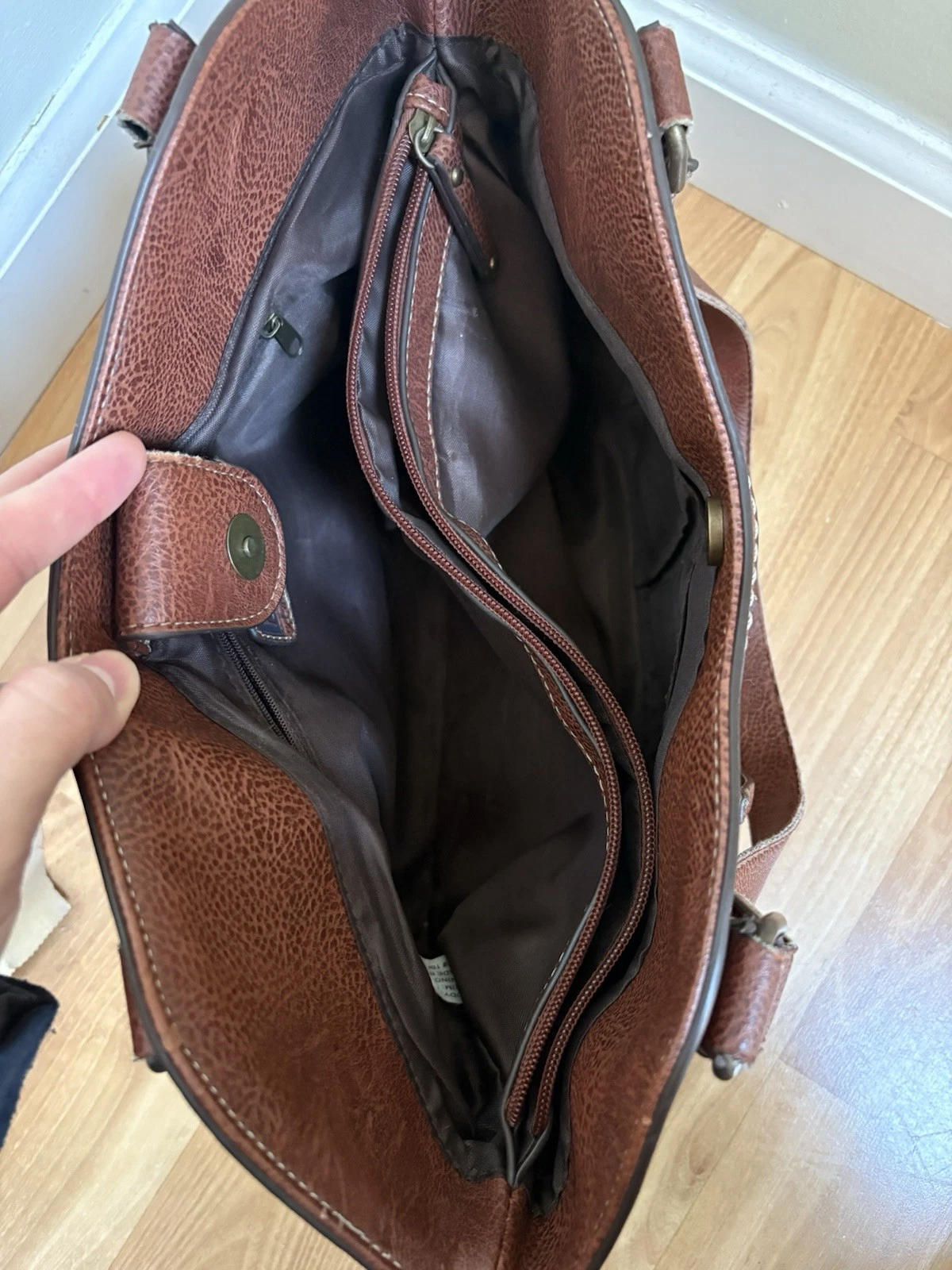 b.o.c. Tan and Olive Shoulder Bag - O Bag