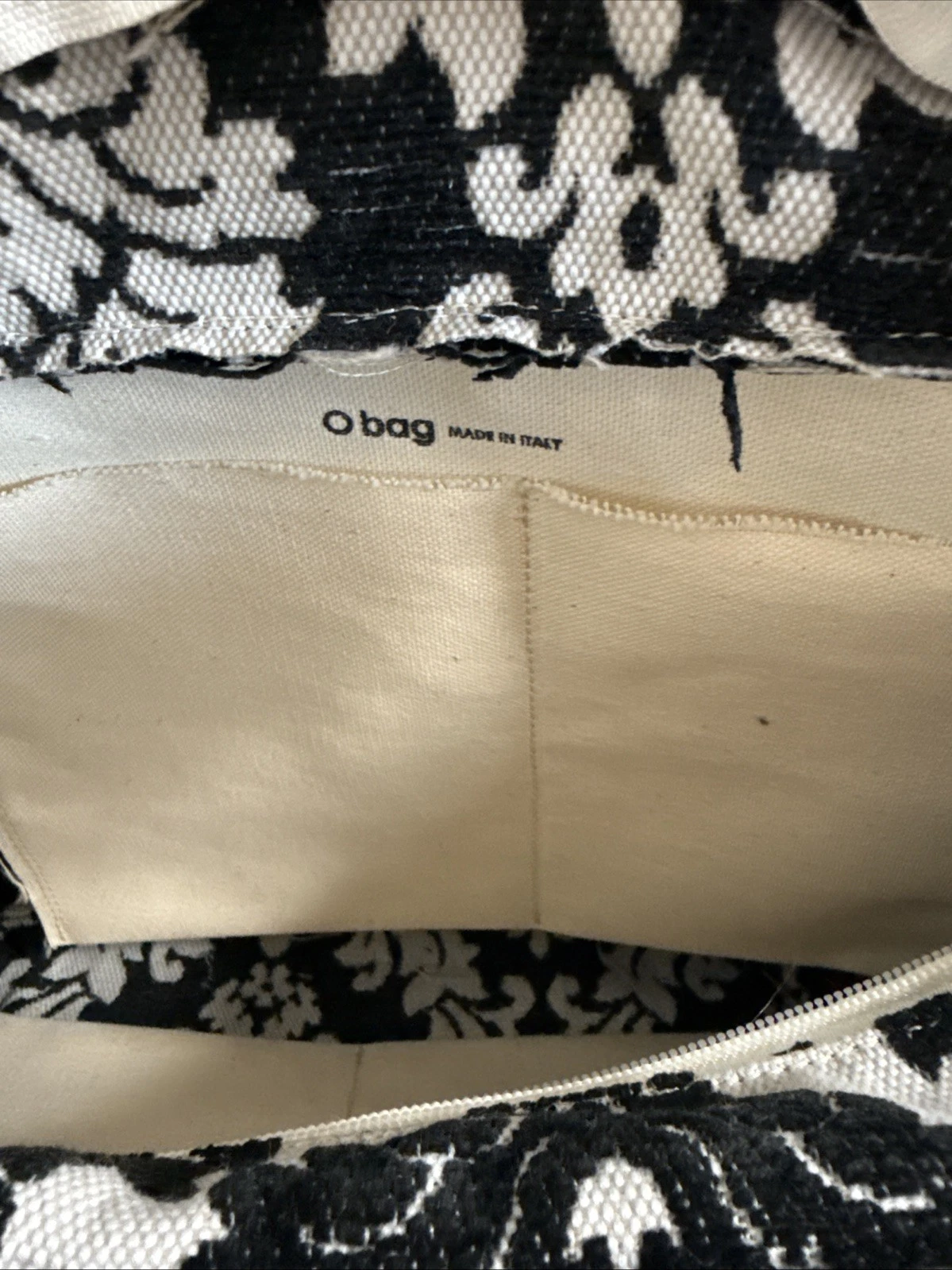 O Bag White Black Tote Bag Double Handle Paisley Liner - O Bag