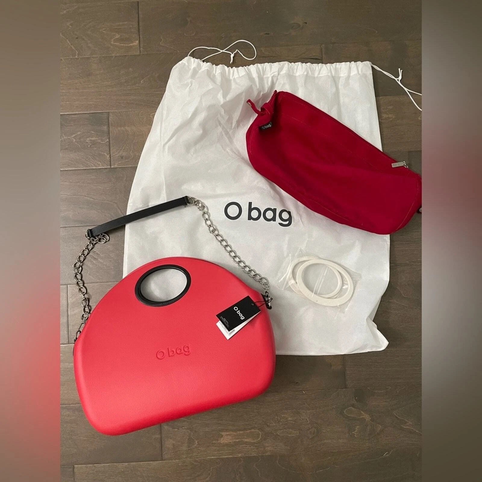 O Bag in red with interchangeable handles and removable chain shoulder strap - O Bag