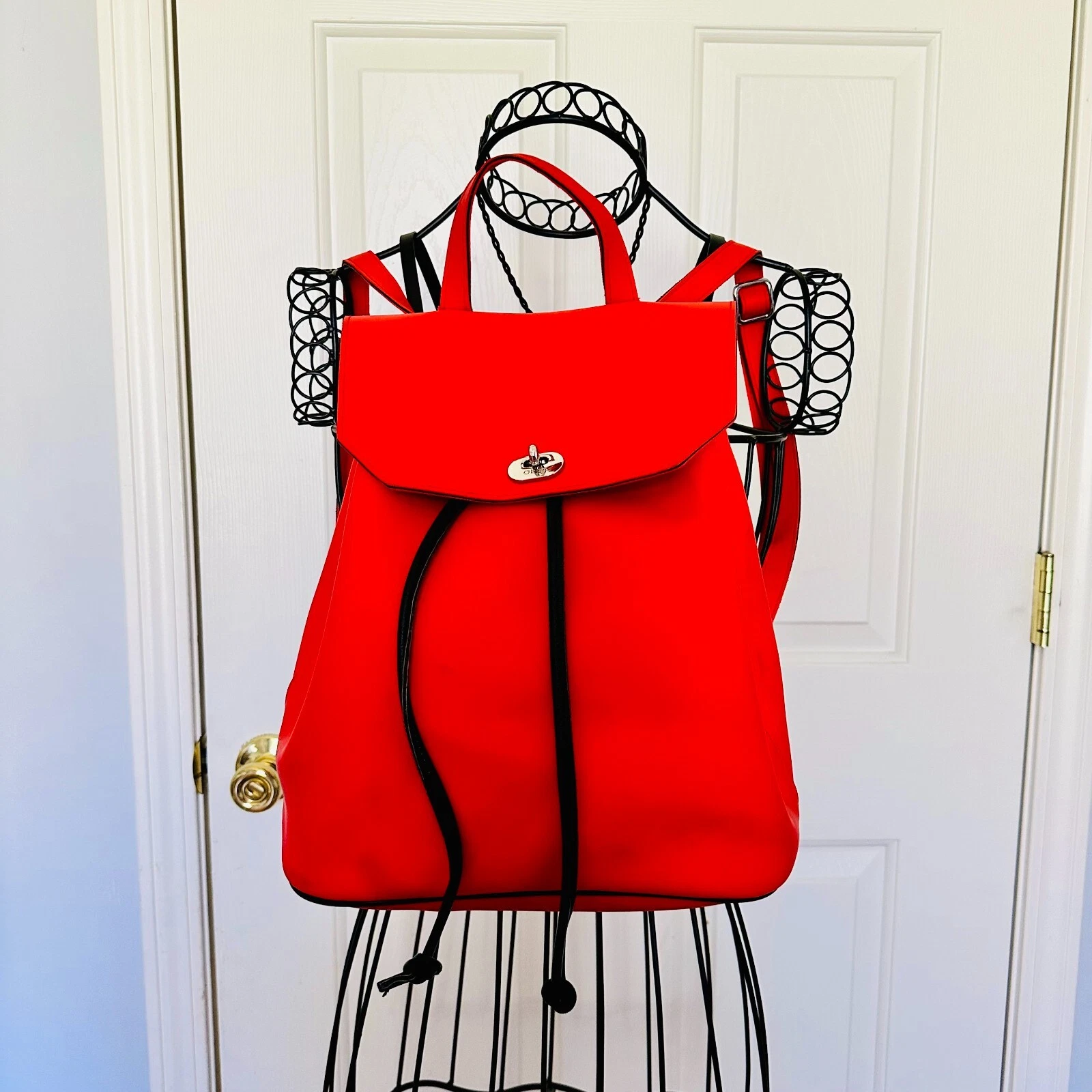 EUC O BAG RED BACKPACK WITH REMOVABLE TOP FLAP COVER - O Bag