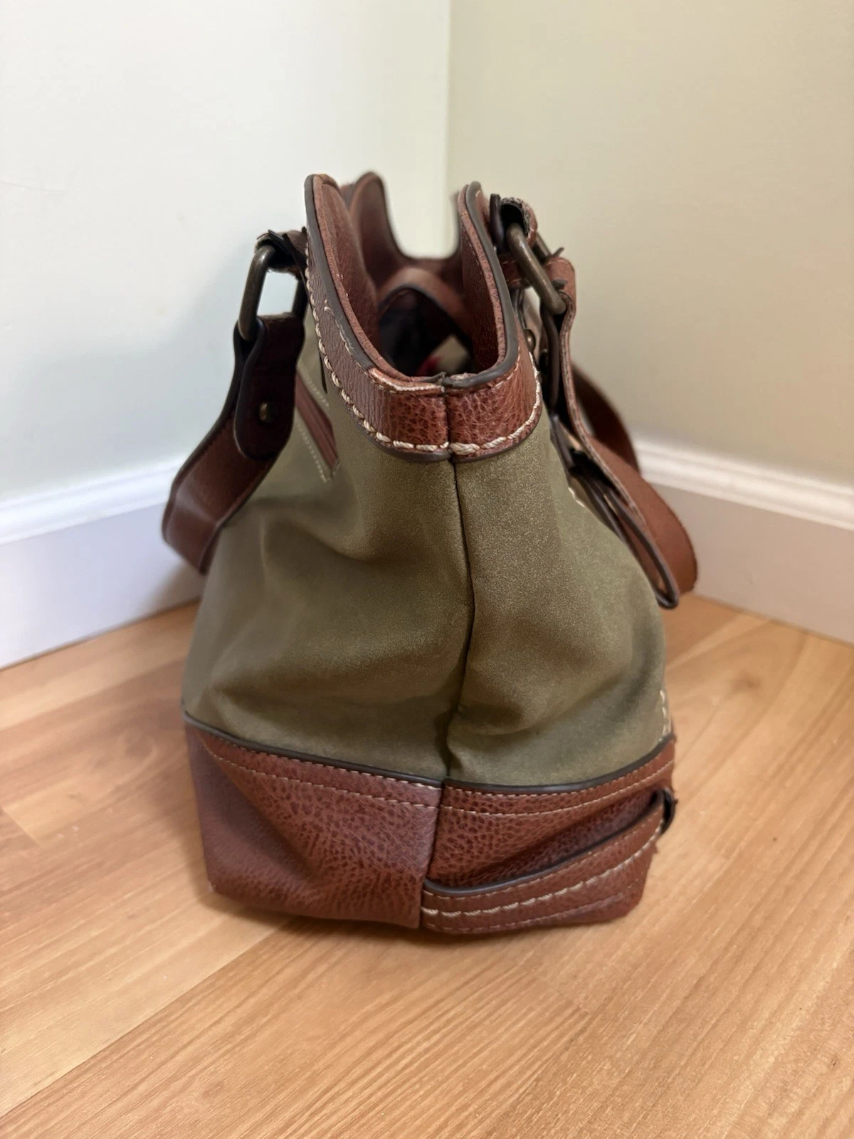 b.o.c. Tan and Olive Shoulder Bag - O Bag