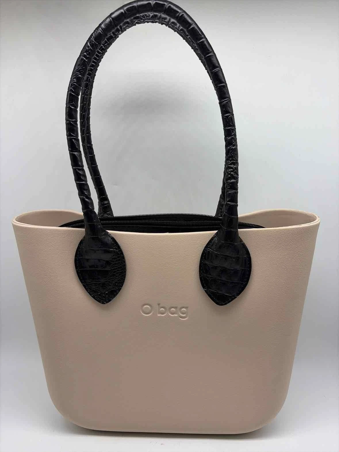 Pre-Owned O Bag Ivory Tote Tote Bag - O Bag