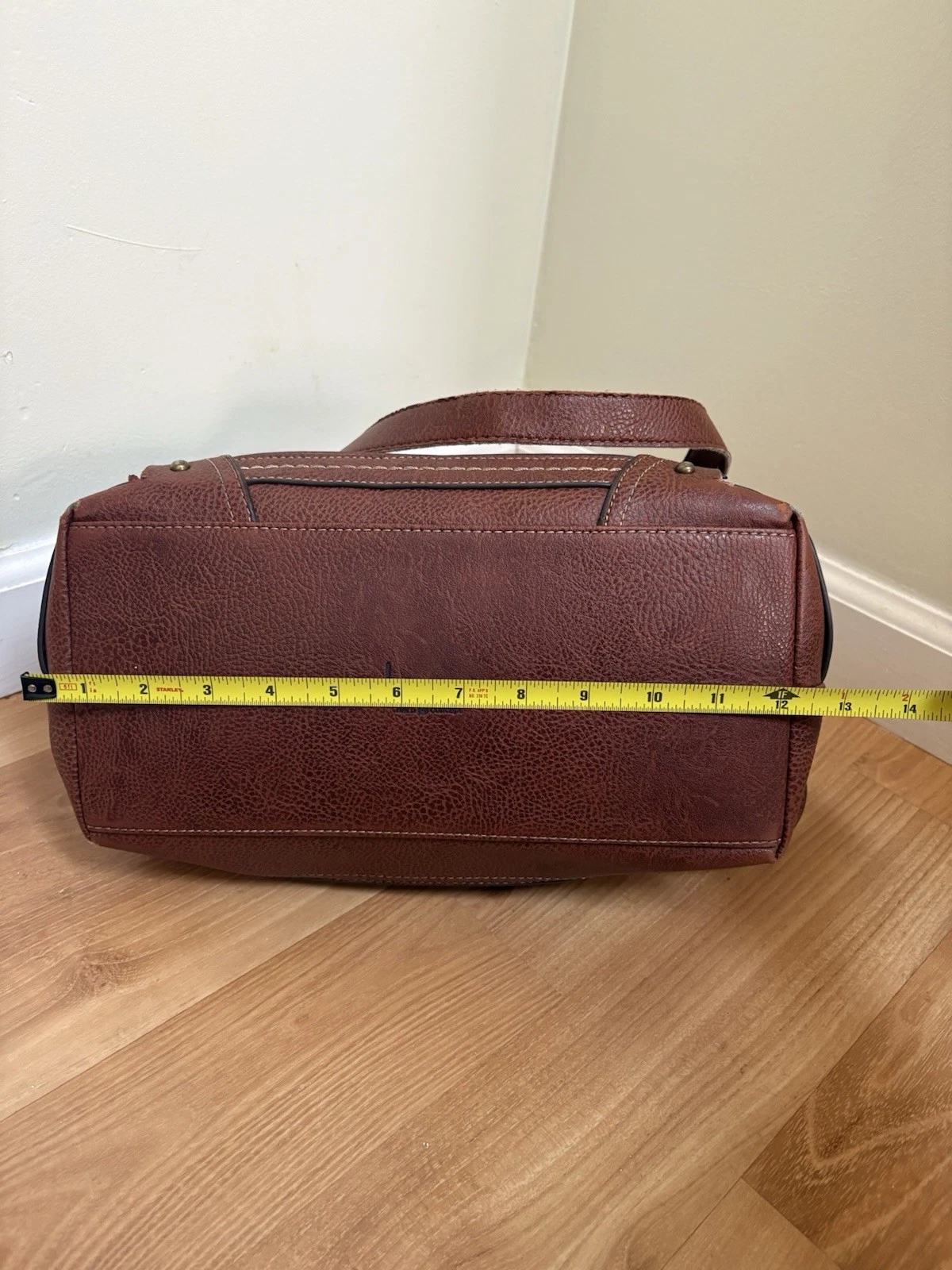 b.o.c. Tan and Olive Shoulder Bag - O Bag