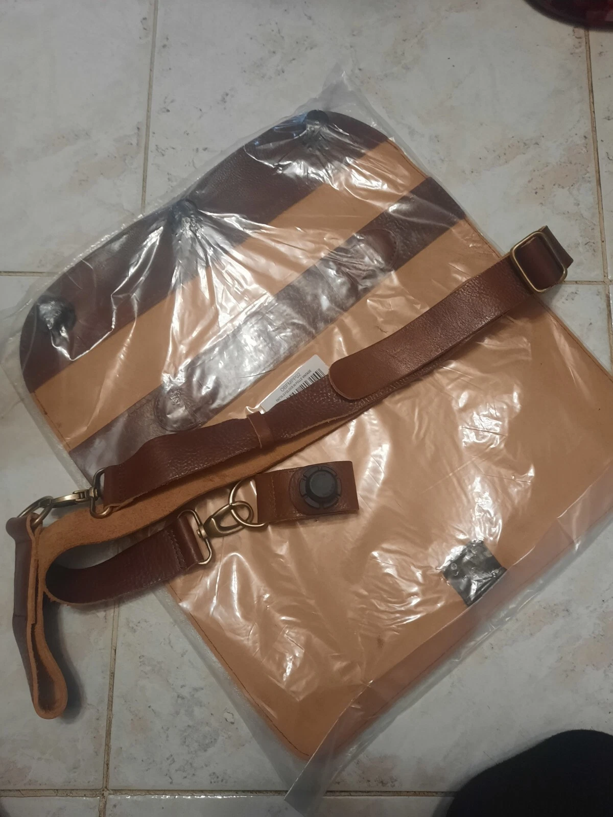 leather flap + shoulder strap or bag folder - O Bag