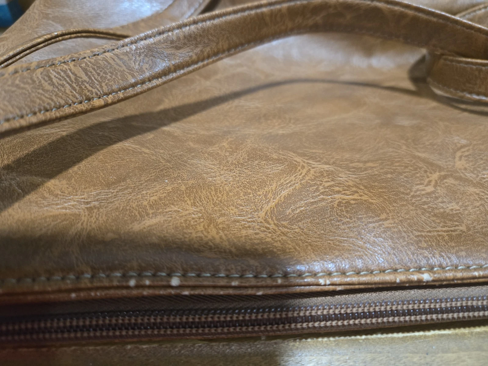 B.O.C Brown Leather Crossbody Bag – Front Zip Pocket – Adjustable Strap – Used - O Bag