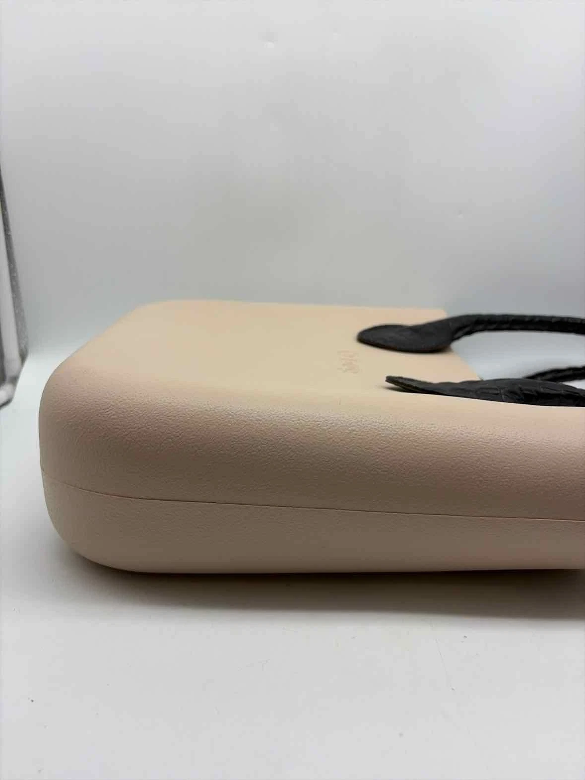 Pre-Owned O Bag Ivory Tote Tote Bag - O Bag