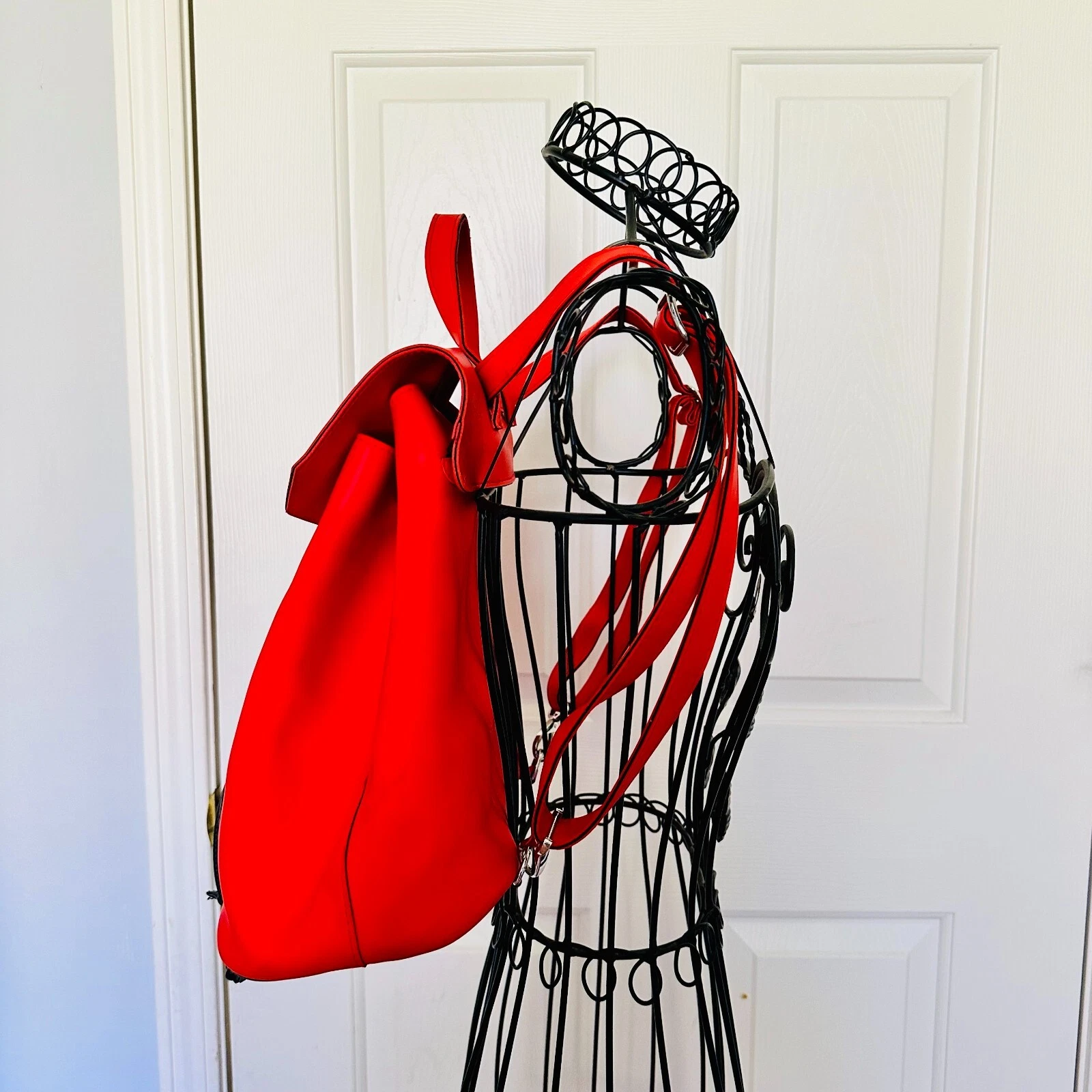 EUC O BAG RED BACKPACK WITH REMOVABLE TOP FLAP COVER - O Bag