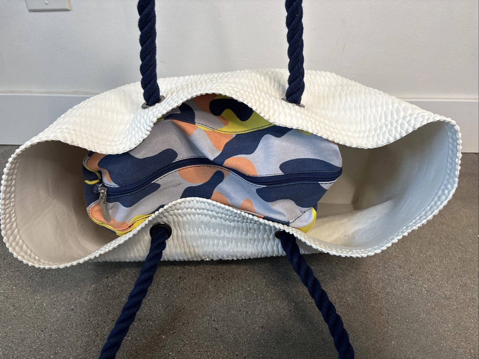 O Bag Beach Bag white w/ blue canvas handles + canvas beach bag insert - O Bag