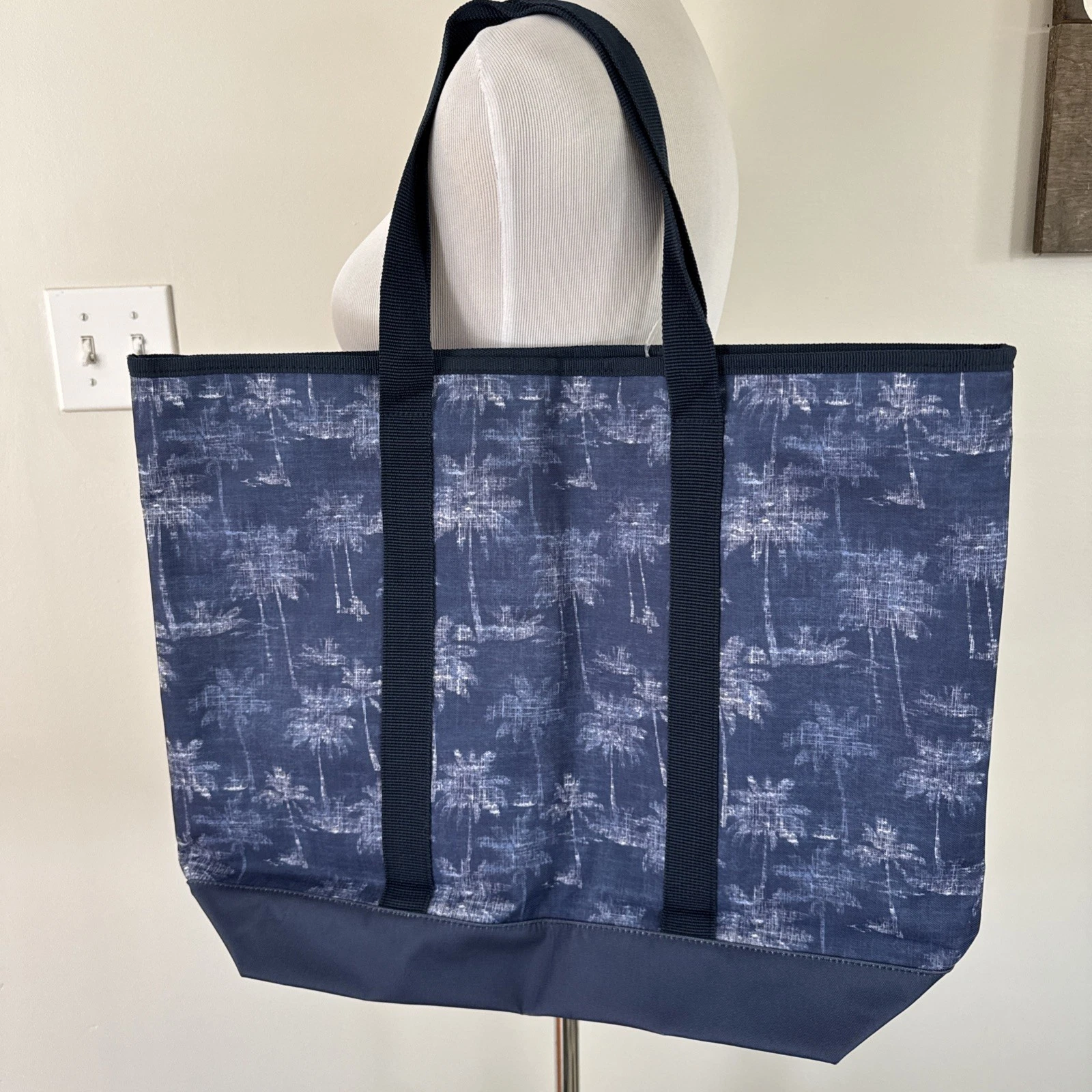 Johnnie-O Palm Tree Beach Tote Bag - O Bag